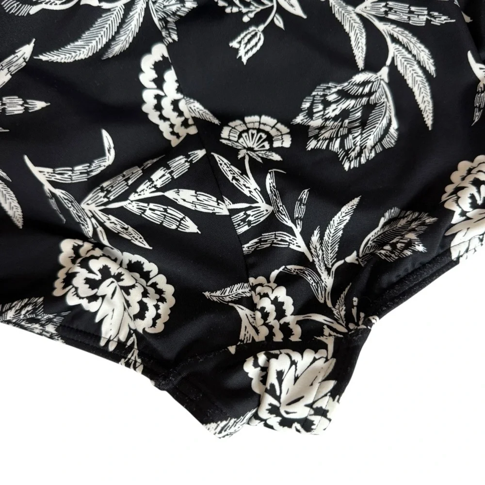 Lands’ End Black White Floral One Piece Swimsuit 26W Square Neck Plus